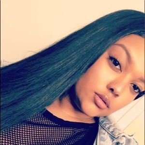 Meet your Posher, Tia